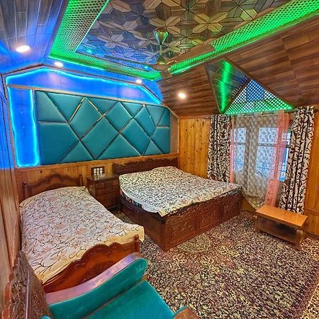 Exotic Young Shreen Houseboat Srīnagar 외부 사진