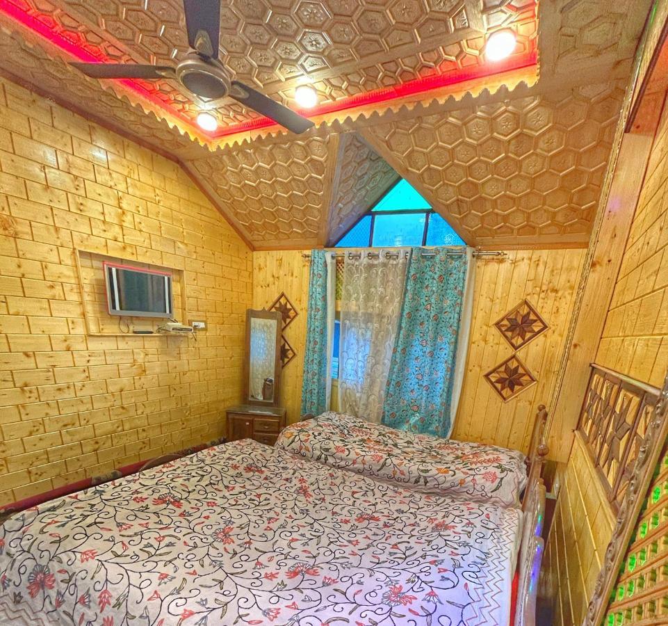 Exotic Young Shreen Houseboat Srīnagar 외부 사진