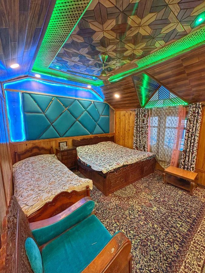 Exotic Young Shreen Houseboat Srīnagar 외부 사진