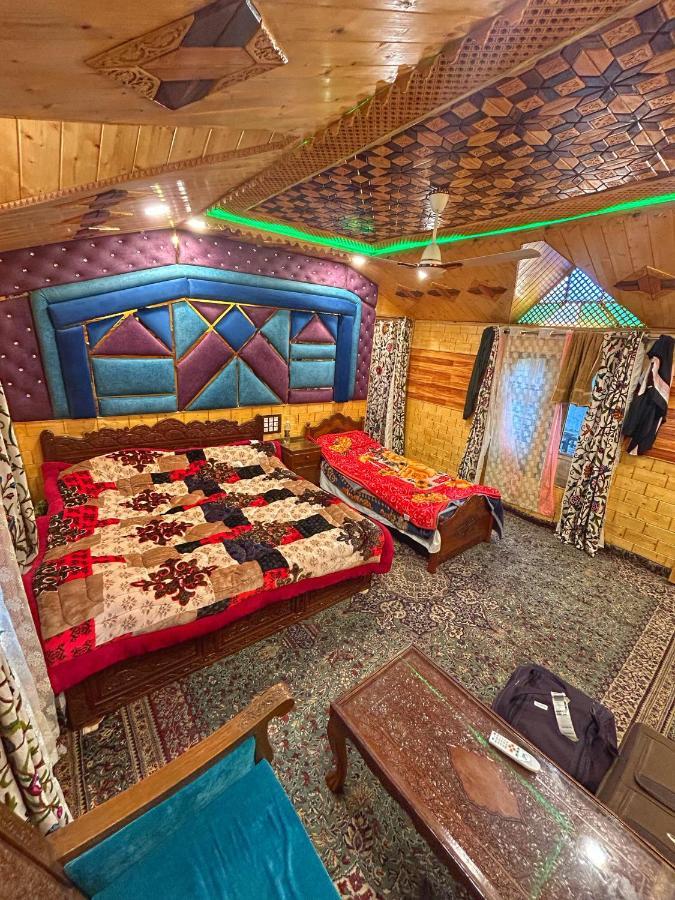 Exotic Young Shreen Houseboat Srīnagar 외부 사진